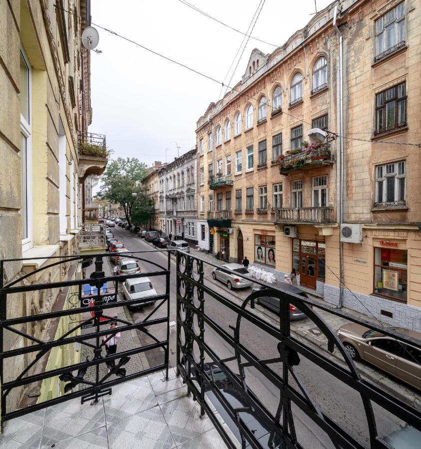 Golden Violin ! Apartments Lviv T Buitenkant foto